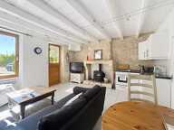 Maison en pierre de 2 pièces principales — photo 2