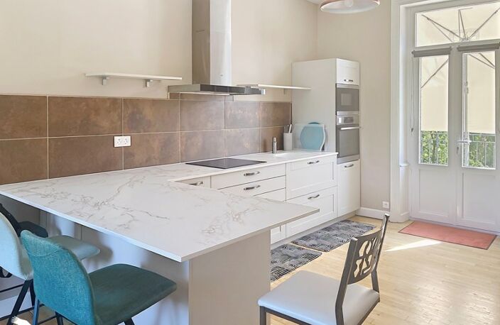 Vente maison 6 pièces 172 m² Piégut-Pluviers (24360) — photo 2
