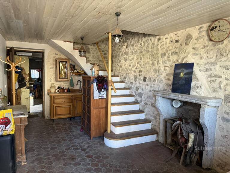Maison de village Oyonnax 3 pièce(s) 98 m2 et dépendances — photo 1