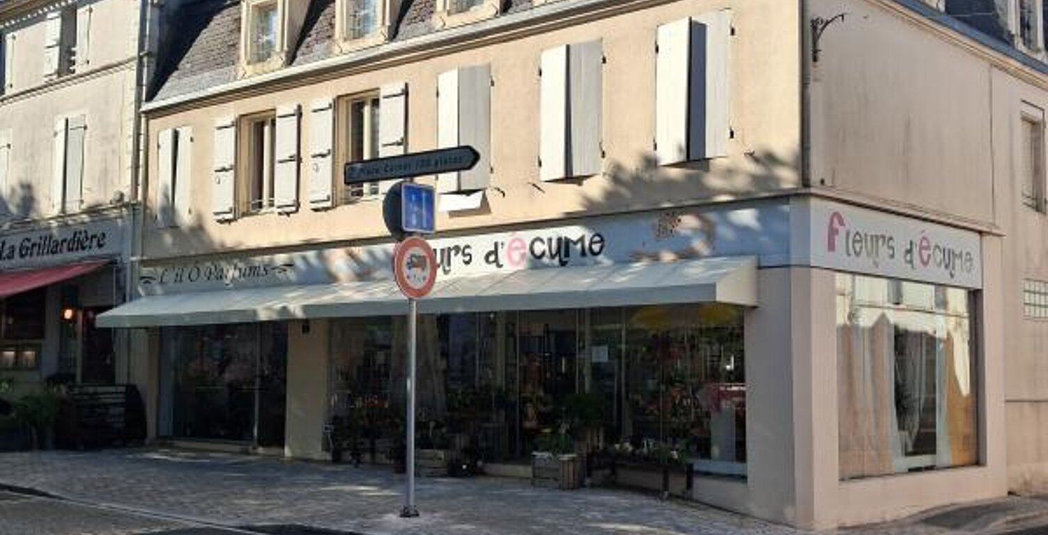 Appartement À Louer centre ville Marennes — photo 1
