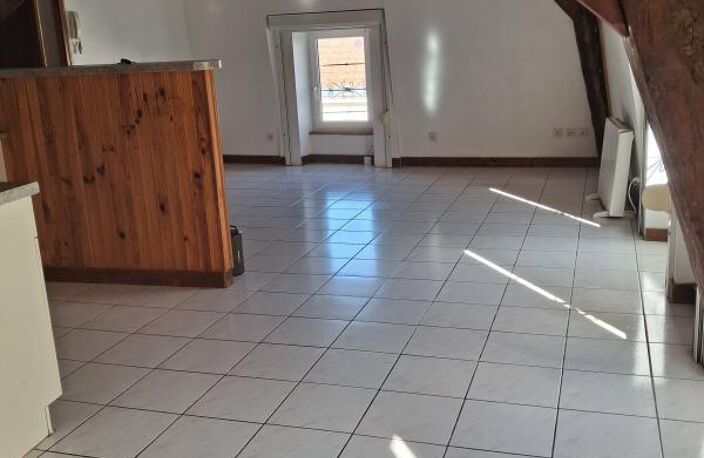 Appartement À Louer centre ville Marennes — photo 4