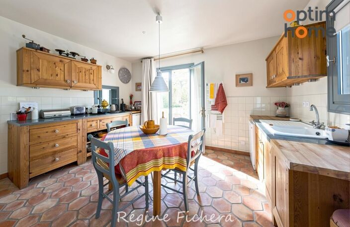 Puyloubier — Maison d'architecte au pied de la montagne Sainte-Victoire — photo 5