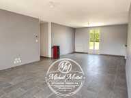 Maison contemporaine de plain-pied sur 1 282 m² de terrain – Saint-Samson-de-la-Roque (27680) — photo 3
