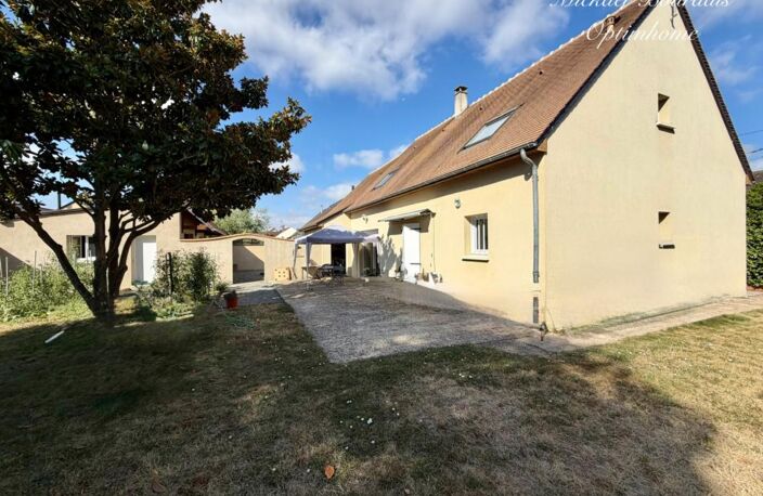 EXCLUSIVITÉ – LE LUDE – Maison 4 chambres - Vie de plain-pied - 3 garages - Terrain clos - Centre-ville à pied — photo 3