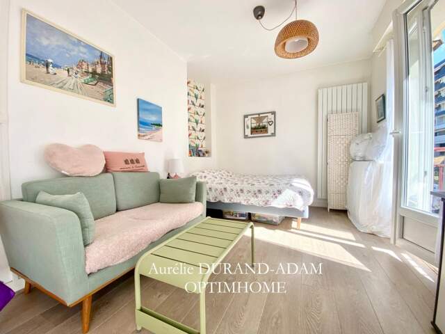 Très agréable studio meublé à vendre à deux pas de la plage - Cave - Emplacement recherché ! — photo du bien