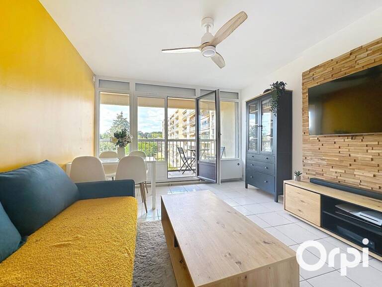 beau T3 rénové avec balcon - ascenseur - stationnement - proche des commodités Villefranche — photo 1