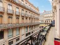 Toulouse Capitole / Victor Hugo – Appartement haussmannien avec ascenseur, balcon filant et cachet de l'ancien — photo 2