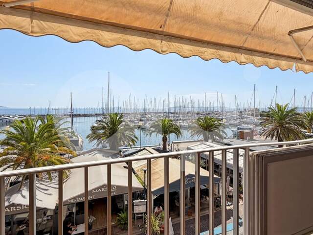 Appartement À Vendre — photo du bien