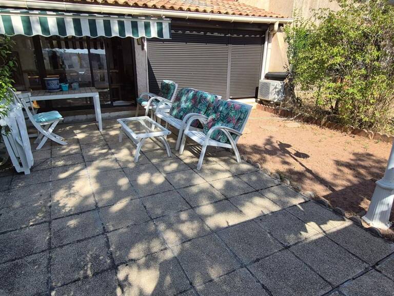 Maison de 96m² À Vendre Solliès-Ville — photo 1