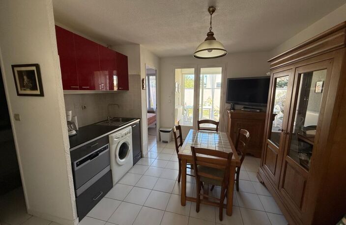 Appartement avec terrasse et jardinet - Vendu meublé — photo 3