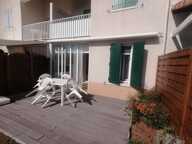 Maison dans copropriété, avec terrasse et jardinet — photo 2