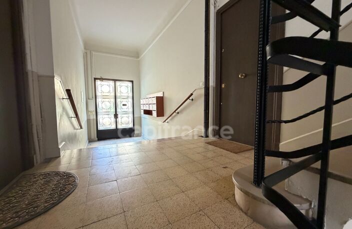 Appartement à vendre 2 pièces NICE (06), 7 minutes du NEGRESCO, lire très attentivement l'annonce !!! — photo 2
