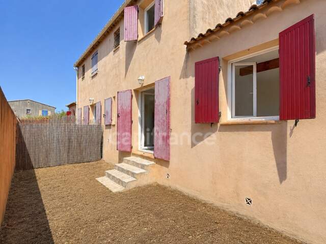Maison à vendre 4 pièces 74 m2 avec jardin et garage PUYVERT (84) — photo du bien