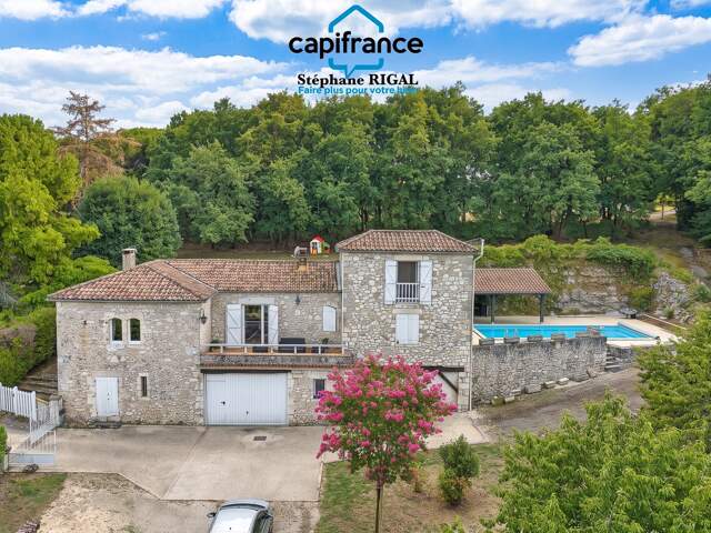 Propriete à vendre 5 pièces PUJOLS (47) Maison de 135m2 sur 6144m2 de terrain et piscine — photo du bien