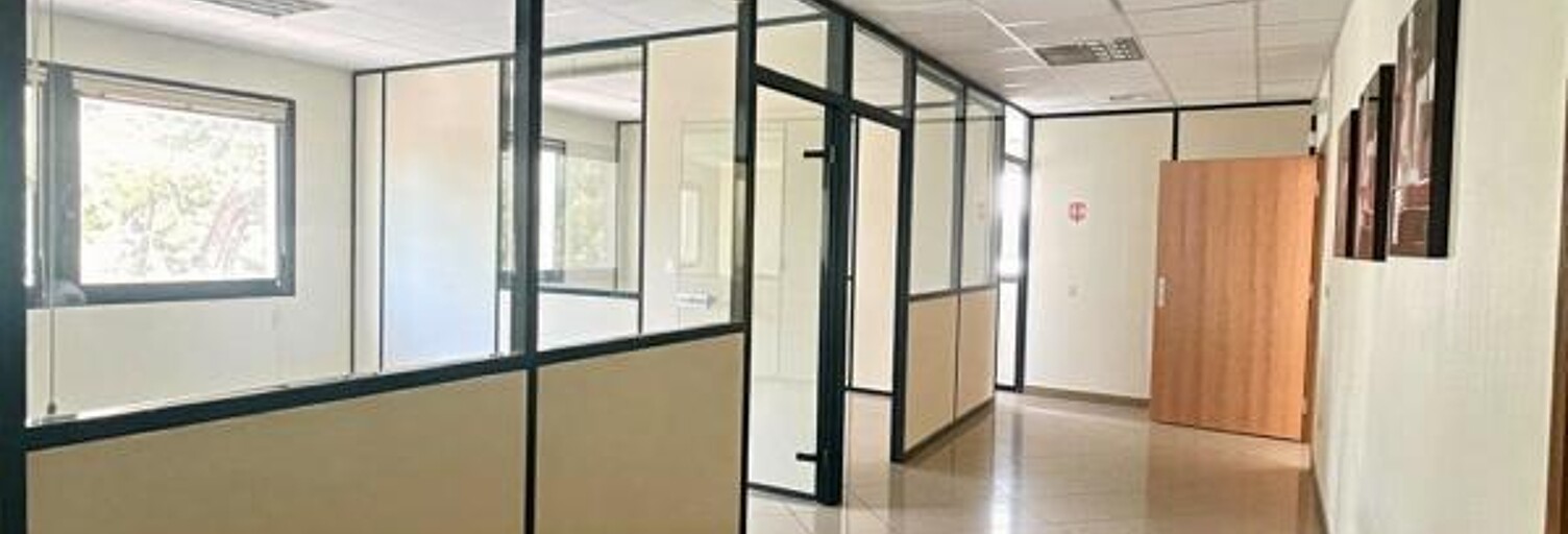 Bureau  92 m² à louer à Vitrolles (13127)