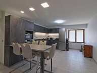 T4 dans maison (3 chambres) entièrement rénové, Doussard, 89 m² avec jardin, garage, cave et parking — photo 2