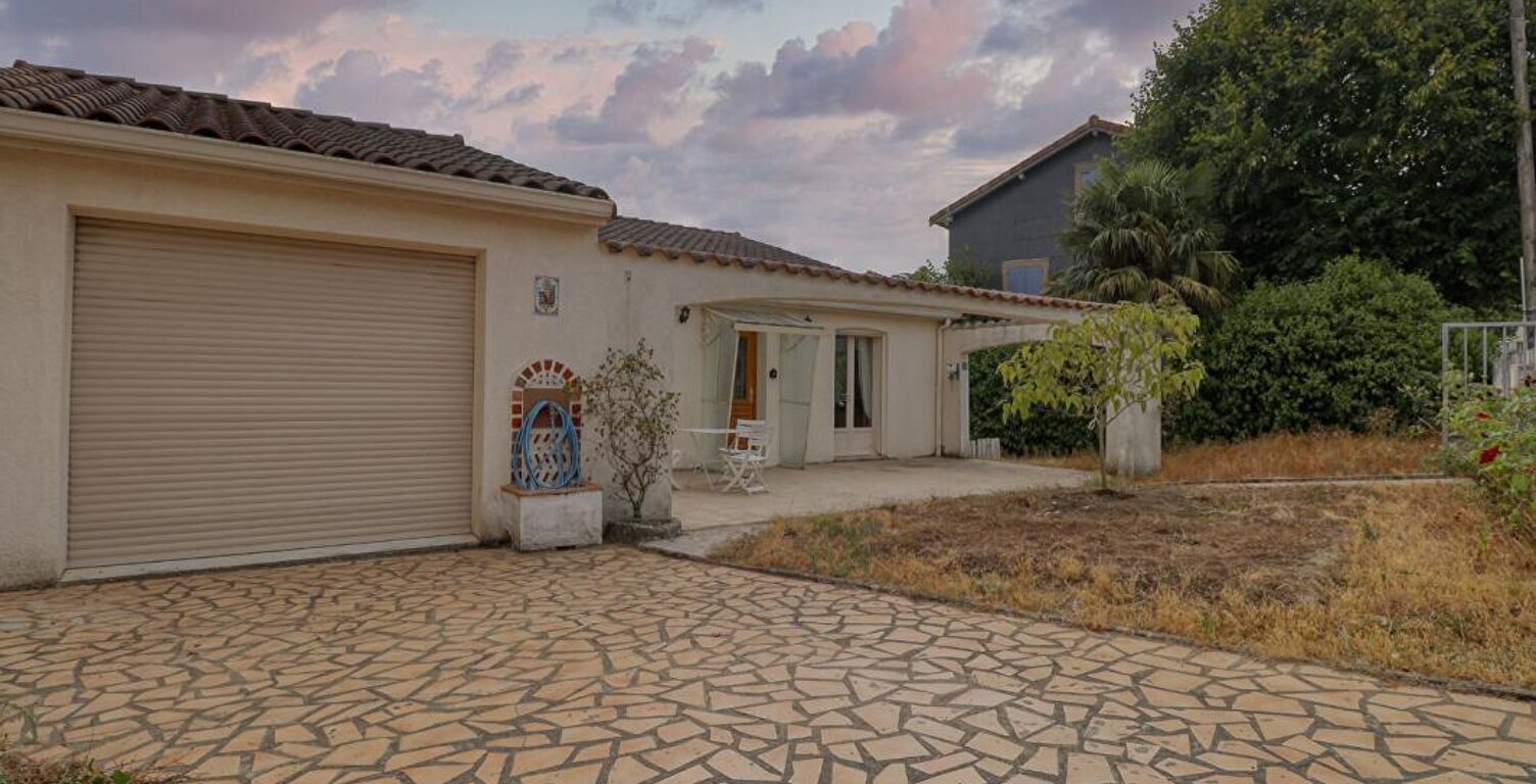 Maison de plain-pied de 110 m² - 3 chambres - Garage - Véranda -Terrain de 682 m² — photo 1
