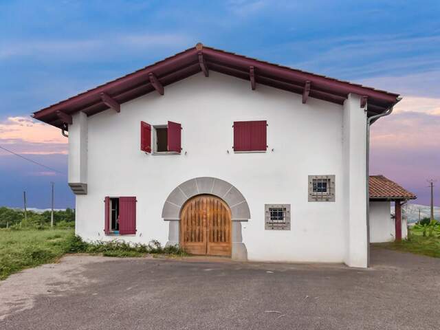Maison d'architecte 307 M2, TERRAIN 6000 M2 — photo du bien