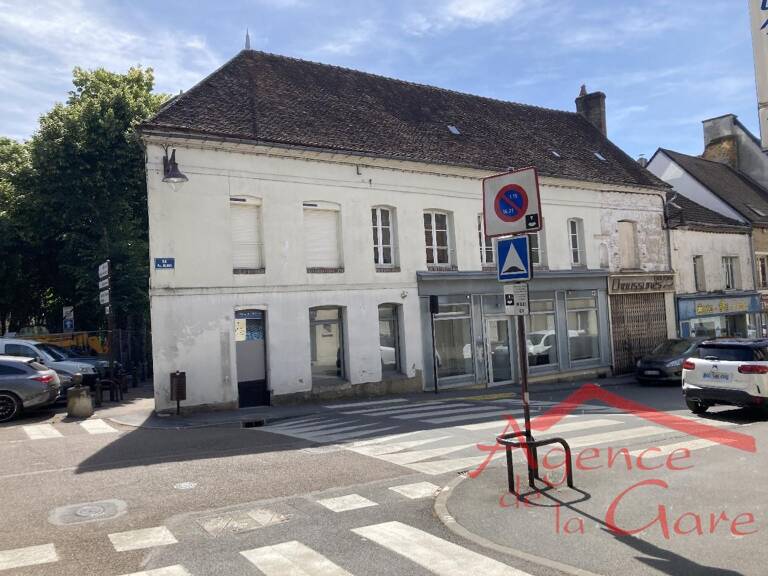Immeuble  200 m² — photo 1