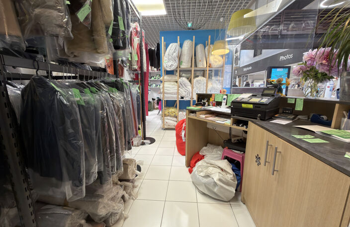 Pressing dans un hypermarché — photo 4