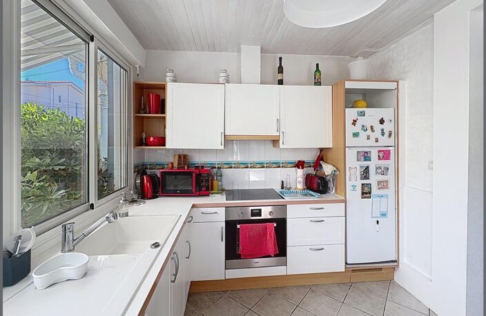 maison de charme avec écrin privilégié au bord mer — photo 3