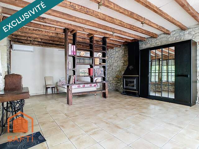Maison avec atelier spacieux. — photo du bien