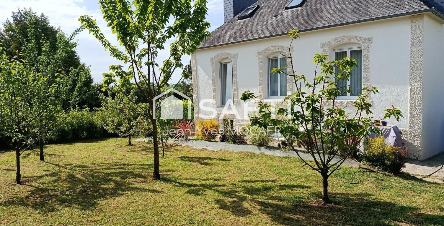 PLONEVEZ DU FAOU (29530) ; Propriété de caractère proche du centre bourg — photo 1