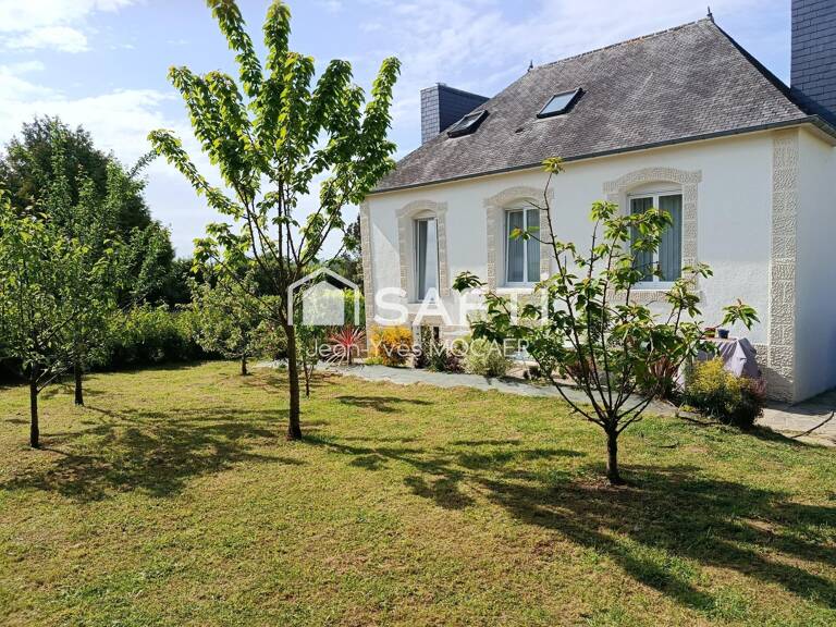 PLONEVEZ DU FAOU (29530) ; Propriété de caractère proche du centre bourg — photo 1