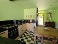 À vendre : maison de 2 chambres avec cour enchantée à Bellac (87) — photo 2