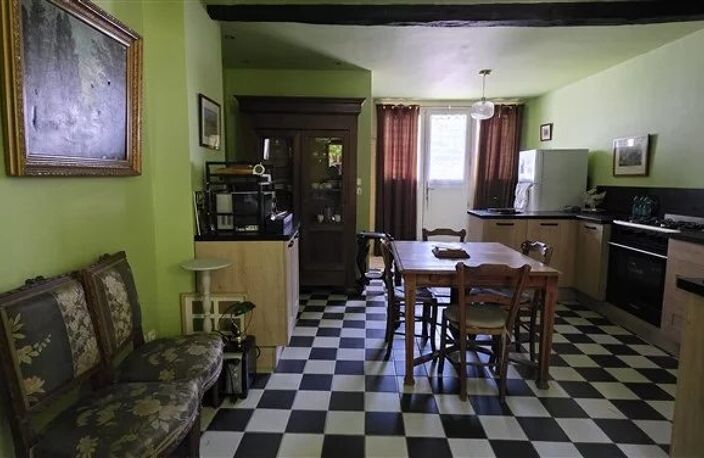 À vendre : maison de 2 chambres avec cour enchantée à Bellac (87) — photo 3