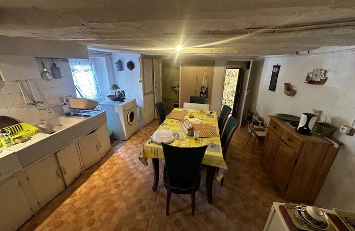 Appartement traversant, 2 chambres, 1 cave de 23 m2 — photo 4