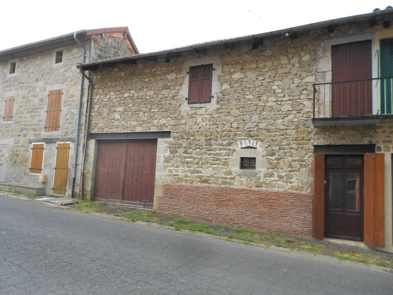 Maison de village à rénover, coeur de village, proche d'Arlan — photo 1