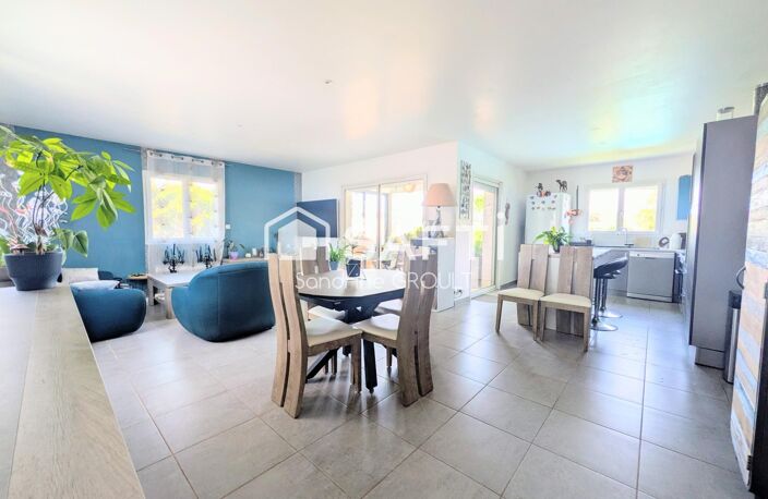 Villa plain-pied avec piscine, dépendance et jardin arboré — photo 2