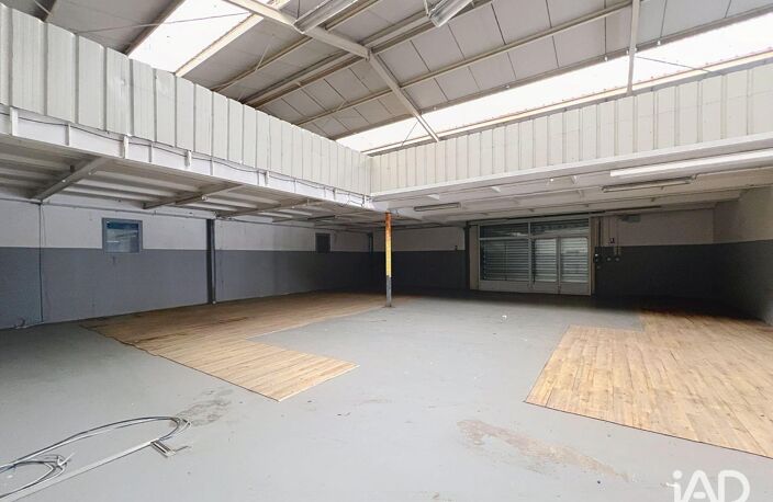 Location Local d'activités 410 m&sup2; — photo 3
