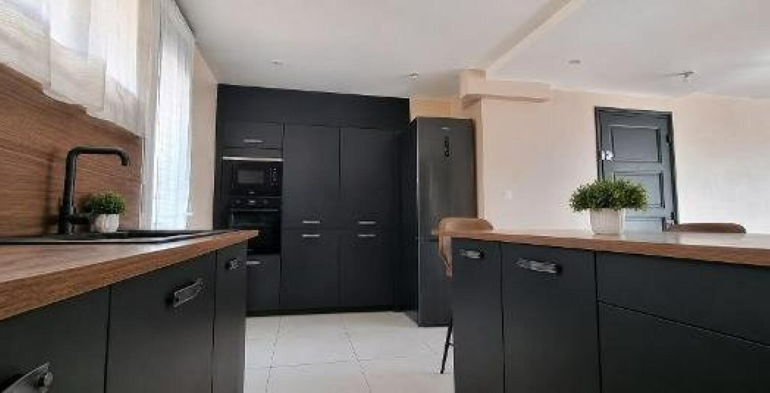 Appartement T4 de 88 m² avec garage - cave, balcon et loggias — photo 1