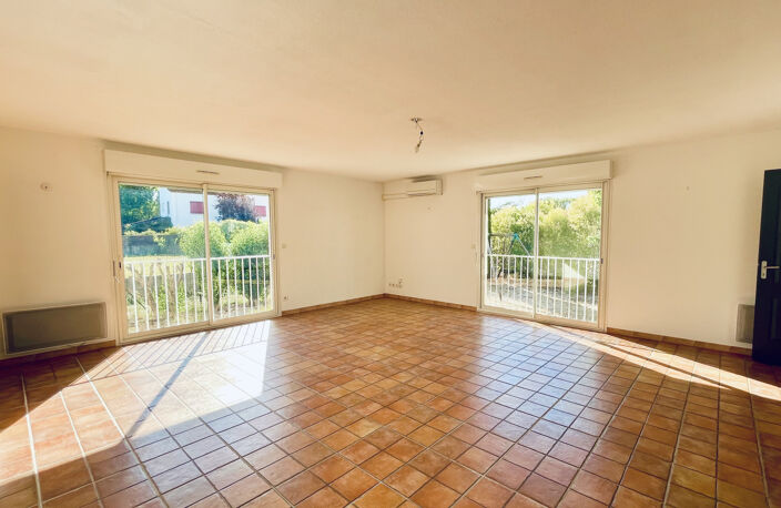 Soleil, cigales et commerces à pieds : une maison de plain-pieds à découvrir — photo 4