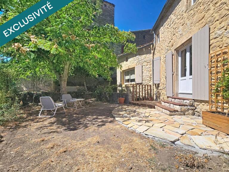 Un véritable bijou au cœur de Boussagues : pierre, bois, vue dominante et jardin au pied du château pour une maison au charme absolument unique. — photo 1