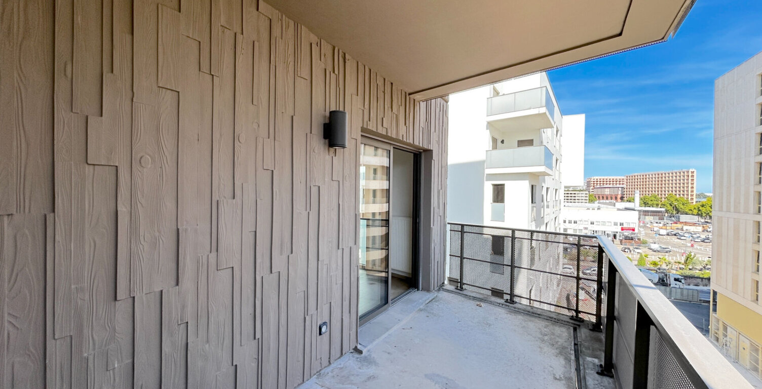 A LOUER APPARTEMENT DE TYPE 4 AVEC TERRASSE - BORDEAUX QUARTIER EURATLANTIQUE — photo 1