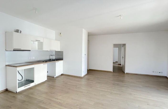 A LOUER APPARTEMENT DE TYPE 4 AVEC TERRASSE - BORDEAUX QUARTIER EURATLANTIQUE — photo 3