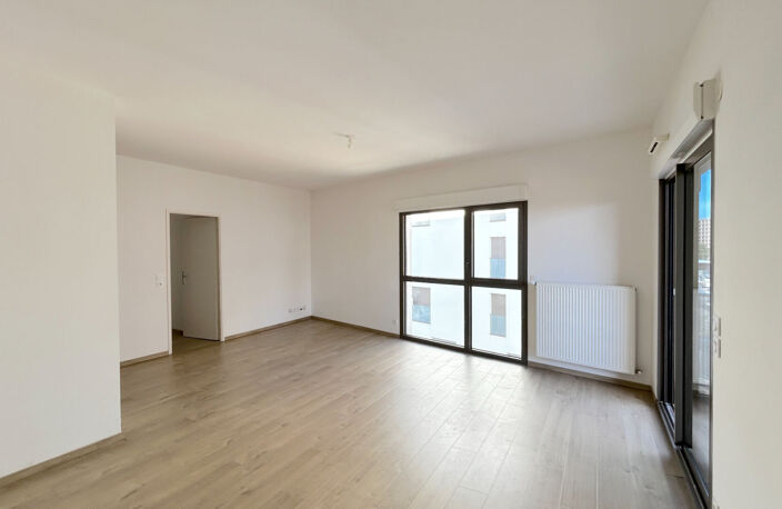 A LOUER APPARTEMENT DE TYPE 4 AVEC TERRASSE - BORDEAUX QUARTIER EURATLANTIQUE — photo 4