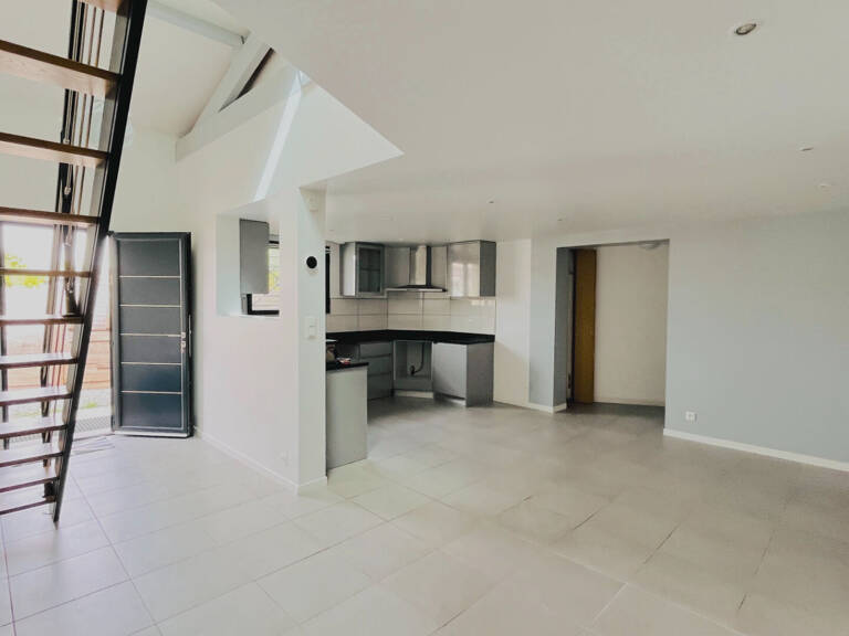 A LOUER MAISON DE VILLE DE TYPE 4 AVEC EXTERIEUR - CADAUJAC CENTRE — photo 1