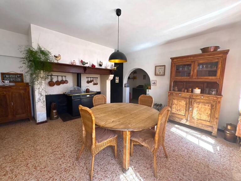 Maison à vendre 5 pièces 165m2 avec dépendances Proche de LE HOUGA (32) — photo 1