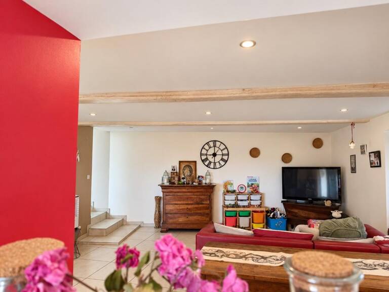 Maison à vendre - 5 chambres - 119 m² habitables + 150 m² dépendances - Fort potentiel locatif - 275 000 € - Saint-Maurice (63270) — photo 1