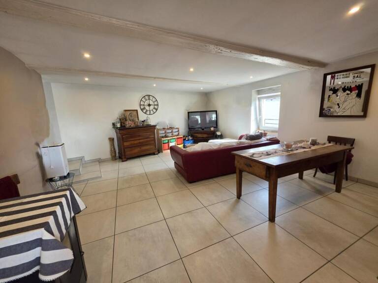 Maison à vendre - 5 chambres - 119 m² habitables + 150 m² dépendances - Fort potentiel locatif - 275 000 € - Saint-Maurice (63270) — photo 1