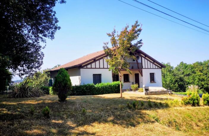 À vendre dans le Gers, secteur de Marciac : maison avec vue imprenable, 4 chambres, superbe piscine, terrasses, garage et possibilité d'aménager une annexe ou un studio. À visiter dès maintenant ! — photo 3