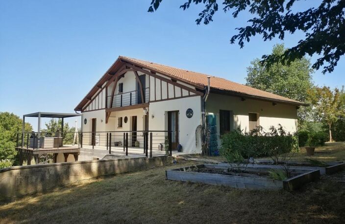 À vendre dans le Gers, secteur de Marciac : maison avec vue imprenable, 4 chambres, superbe piscine, terrasses, garage et possibilité d'aménager une annexe ou un studio. À visiter dès maintenant ! — photo 4