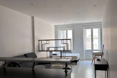 Appartement 1 pièces 900 €