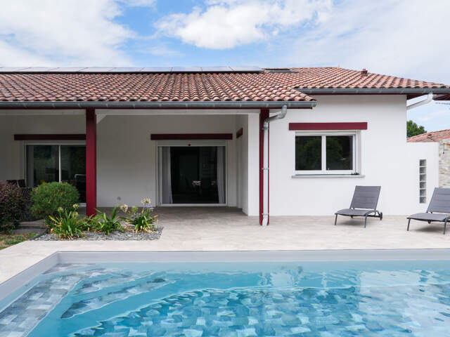 Maison contemporaine d’exception avec piscine – Élégance, confort et performance énergétique au cœur de Larressore — photo du bien