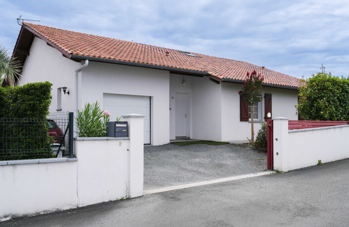 Maison contemporaine d’exception avec piscine – Élégance, confort et performance énergétique au cœur de Larressore — photo 3