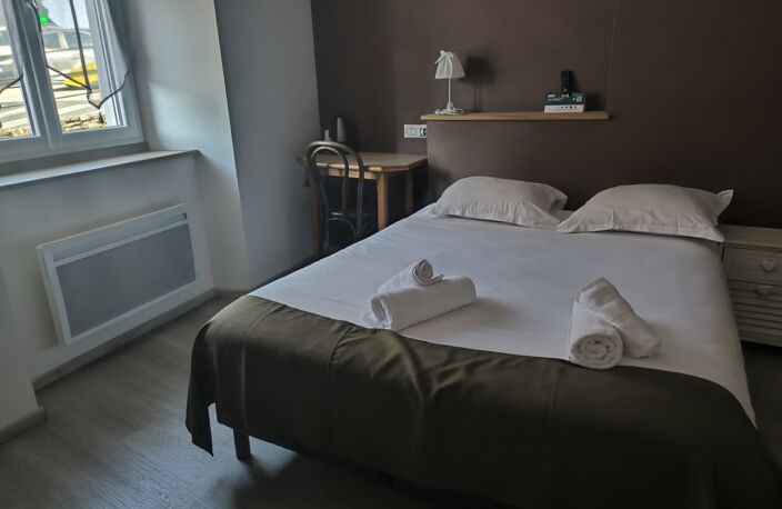 Murs d'un hôtel-restaurant à vendre UZERCHE (19) — photo 2